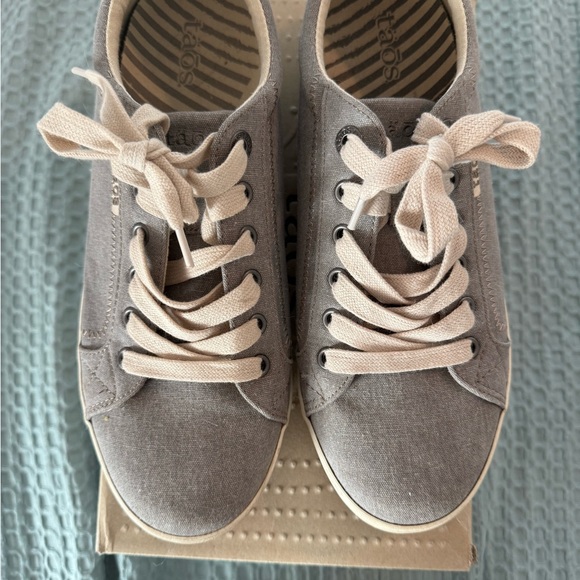Taos Star Grey Wash Canvas Sneaker - Picture 2 of 6